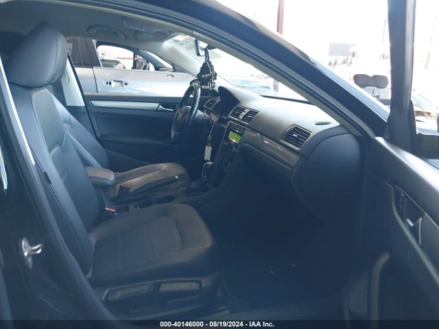 1VWAT7A34FC057318 Volkswagen Passat 1.8t Wolfsburg Edition