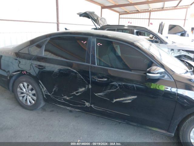 1VWAT7A34FC057318 Volkswagen Passat 1.8t Wolfsburg Edition