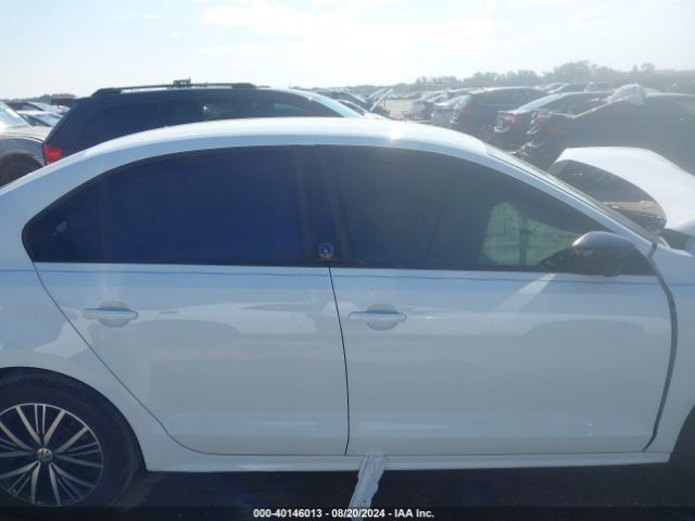 3VWDB7AJ5JM204655 Volkswagen Jetta 1.4t Se/1.4t Wolfsburg Edition
