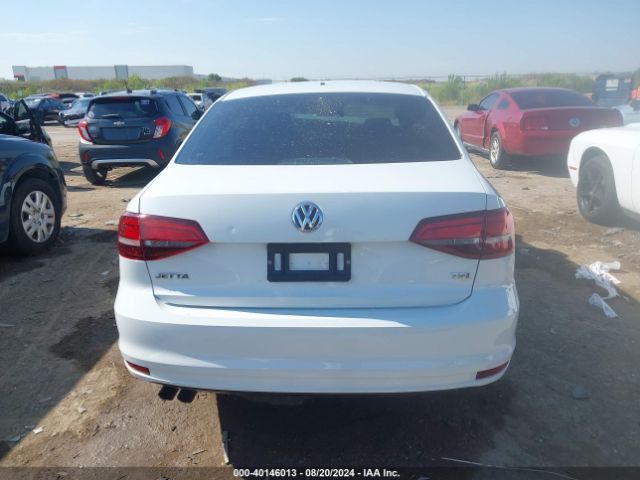 3VWDB7AJ5JM204655 Volkswagen Jetta 1.4t Se/1.4t Wolfsburg Edition