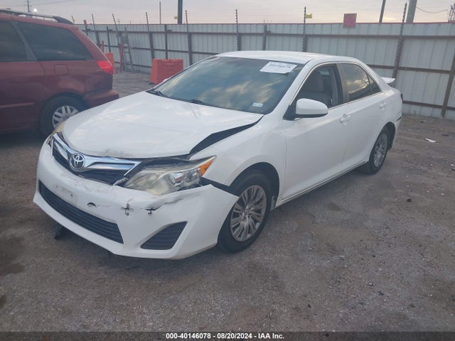 Toyota CAMRY LE 2014 4T1BF1FK1EU382959 Image 2