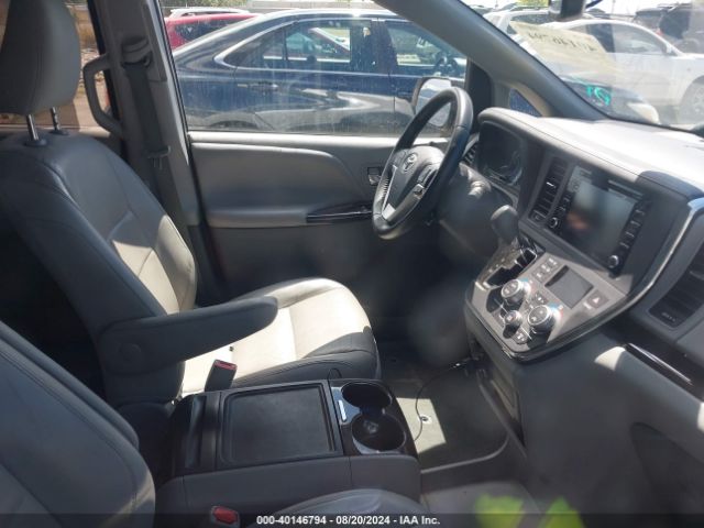 5TDYZ3DC3JS922663 Toyota Sienna Xle Premium 8 Passenger