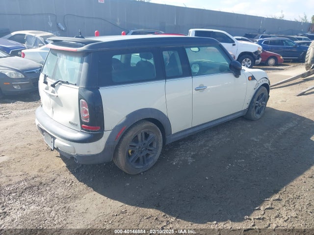 2011 MINI COOPER CLUBMAN WMWZF3C57BT187721 Photo 3