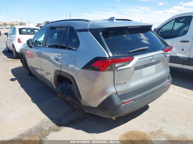 Toyota RAV4 LE 2019 2T3H1RFV1KW036673 Image 3