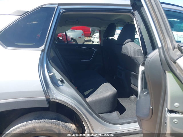 Toyota RAV4 LE 2019 2T3H1RFV1KW036673 Image 8