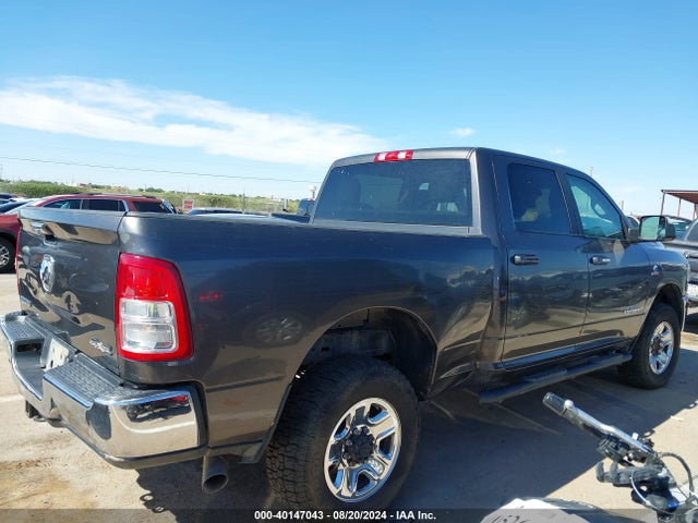3C6UR5DL6KG620981 RAM 2500 Big Horn  4x4 6'4 Box