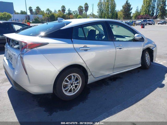 Toyota Prius Two 2016 JTDKBRFU9G3016353 Image 4