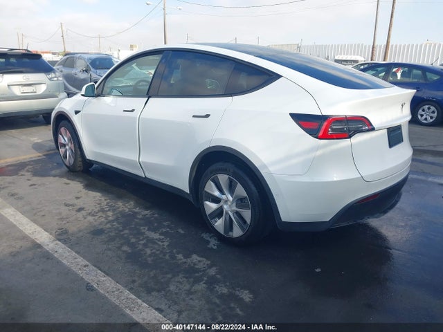 2022 TESLA MODEL Y 7SAYGDEE9NF381451 Photo 2