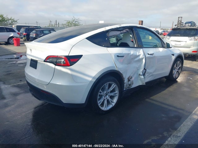 2022 TESLA MODEL Y 7SAYGDEE9NF381451 Photo 3