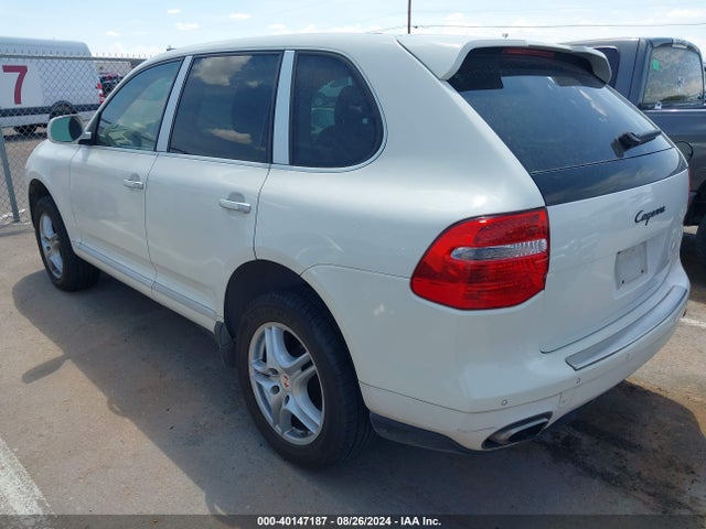 2009 PORSCHE CAYENNE WP1AA29P79LA13075 Photo 2