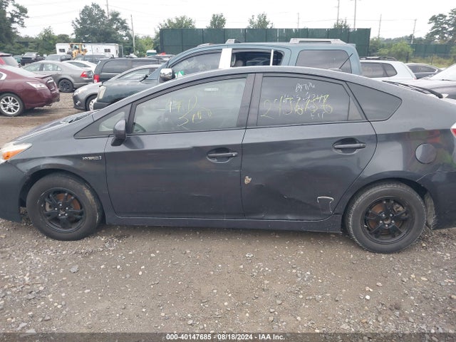 Toyota Prius Three 2015 JTDKN3DU5F0431757 Image 13