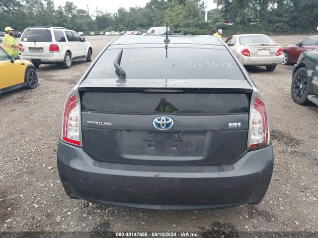 Toyota Prius Three 2015 JTDKN3DU5F0431757 Image 15