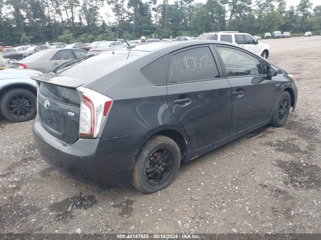 Toyota Prius Three 2015 JTDKN3DU5F0431757 Image 4