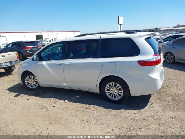 5TDYZ3DC3HS786190 Toyota Sienna Xle 8 Passenger