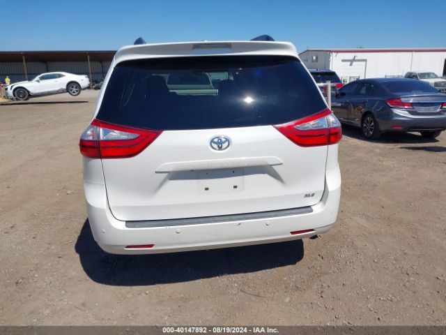 5TDYZ3DC3HS786190 Toyota Sienna Xle 8 Passenger
