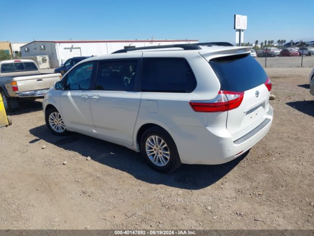 5TDYZ3DC3HS786190 Toyota Sienna Xle 8 Passenger