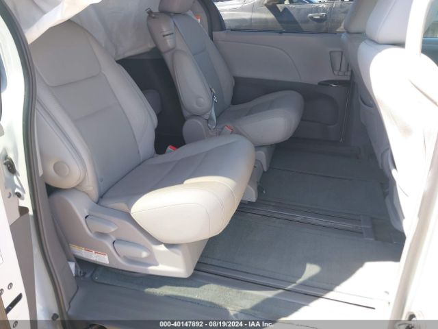 5TDYZ3DC3HS786190 Toyota Sienna Xle 8 Passenger