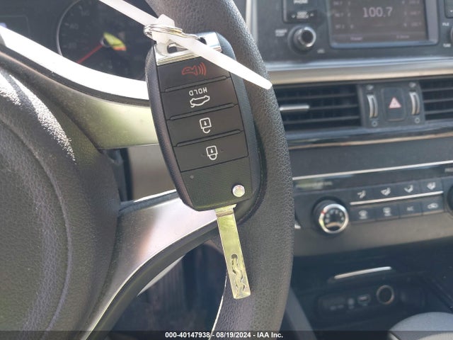KIA Optima Lx 2016 KNAGT4L39G5073039 Image 11