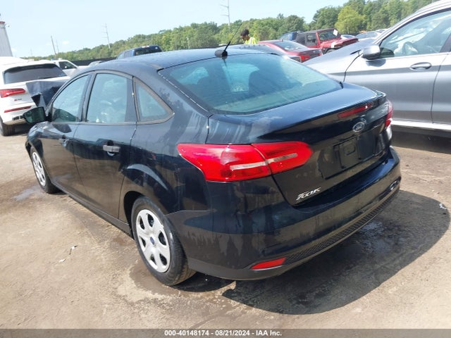 Ford FOCUS S 2016 1FADP3E25GL242449 Image 3