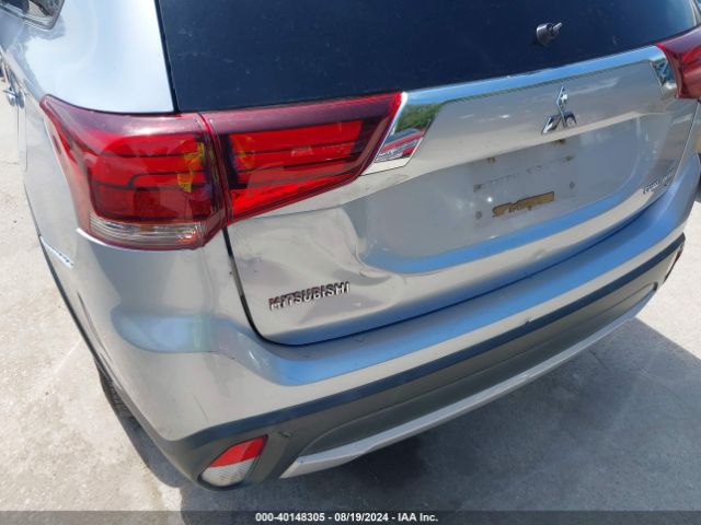 JA4AD3A33GZ001761 Mitsubishi Outlander Se