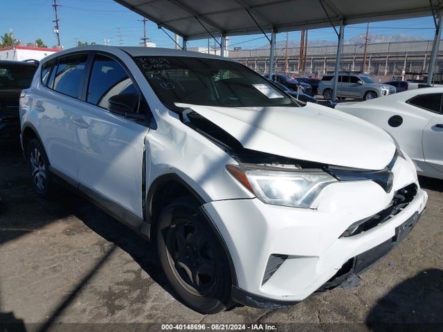 Toyota RAV4 LE 2018 JTMZFREV1JJ737864 zdjęcie główne