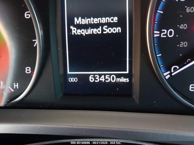 Toyota RAV4 LE 2018 JTMZFREV1JJ737864 Image 15