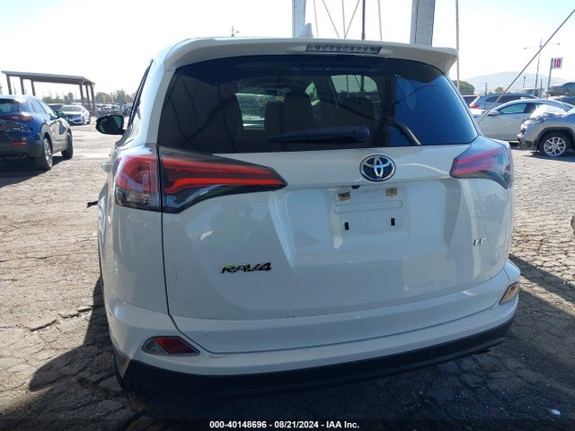 Toyota RAV4 LE 2018 JTMZFREV1JJ737864 Image 16