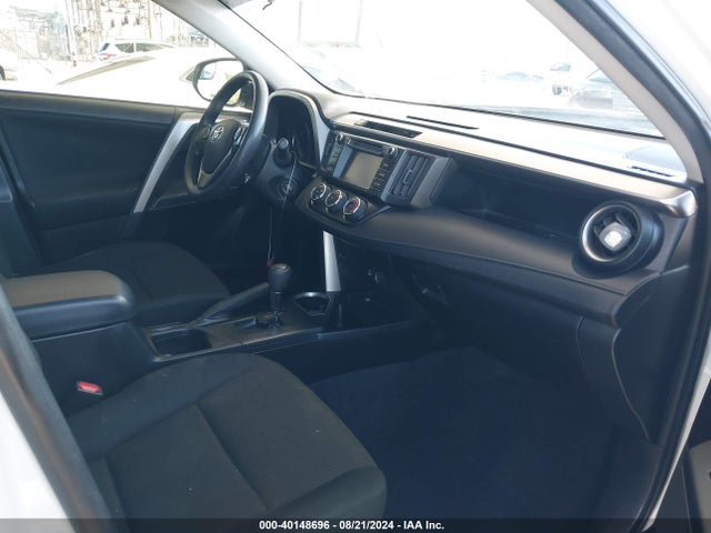 Toyota RAV4 LE 2018 JTMZFREV1JJ737864 Image 5