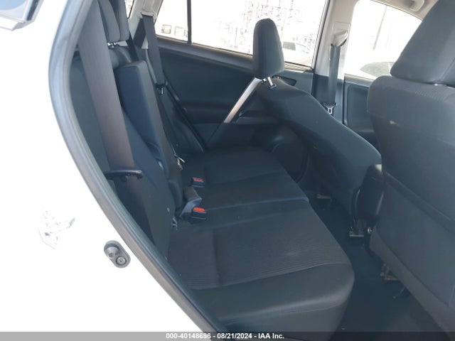 Toyota RAV4 LE 2018 JTMZFREV1JJ737864 Image 8