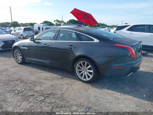 2012 JAGUAR XJ SAJWA1CB2CLV38665 Photo 2