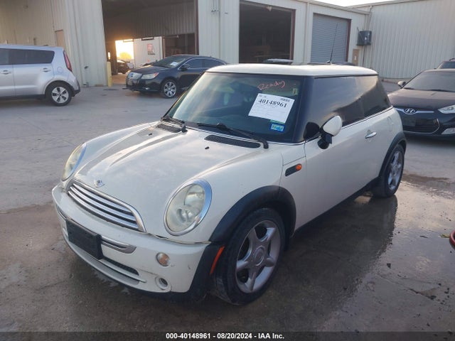 2005 MINI COOPER WMWRC33585TJ71282 Photo 1