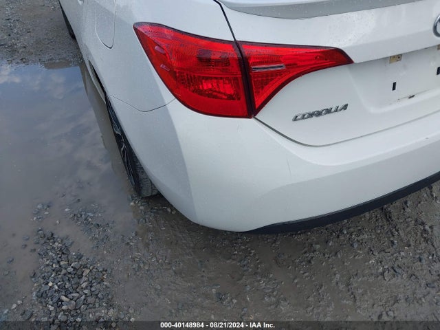 Toyota COROLLA SE 2018 5YFBURHE7JP812940 Image 14