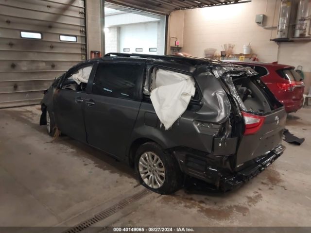 5TDYZ3DC8HS815036 Toyota Sienna Xle 8 Passenger