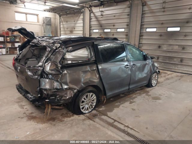 5TDYZ3DC8HS815036 Toyota Sienna Xle 8 Passenger