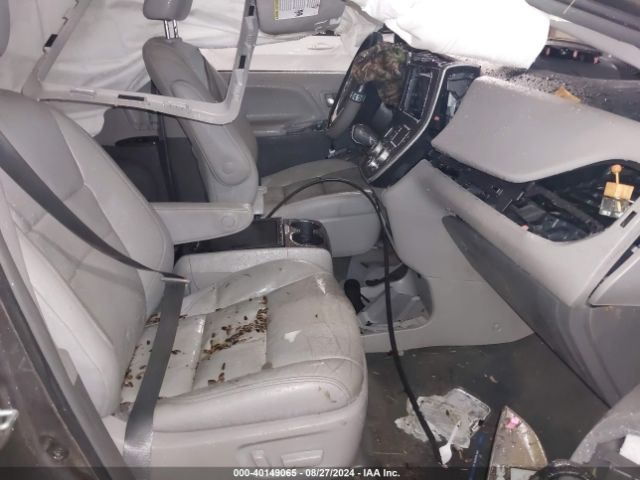 5TDYZ3DC8HS815036 Toyota Sienna Xle 8 Passenger
