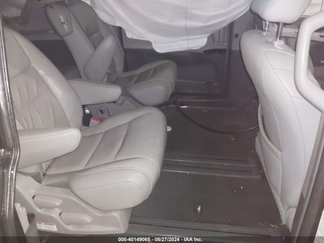 5TDYZ3DC8HS815036 Toyota Sienna Xle 8 Passenger