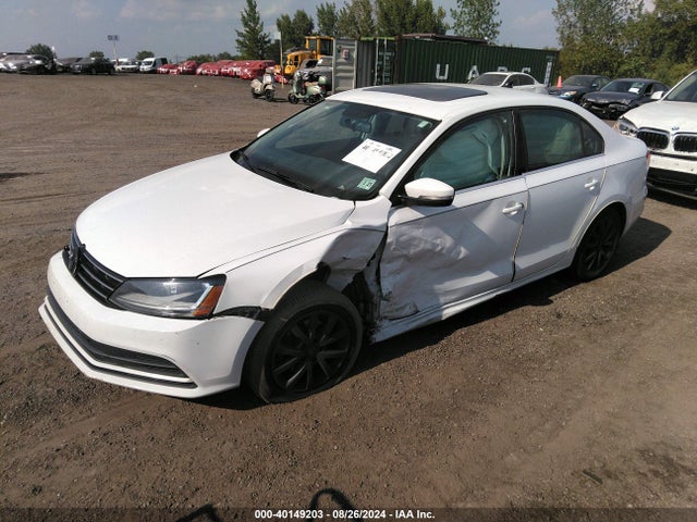 3VWDB7AJ1JM213269 Volkswagen Jetta 1.4t Se/1.4t Wolfsburg Edition