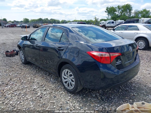 Toyota COROLLA LE 2017 5YFBURHE9HP702076 Image 3