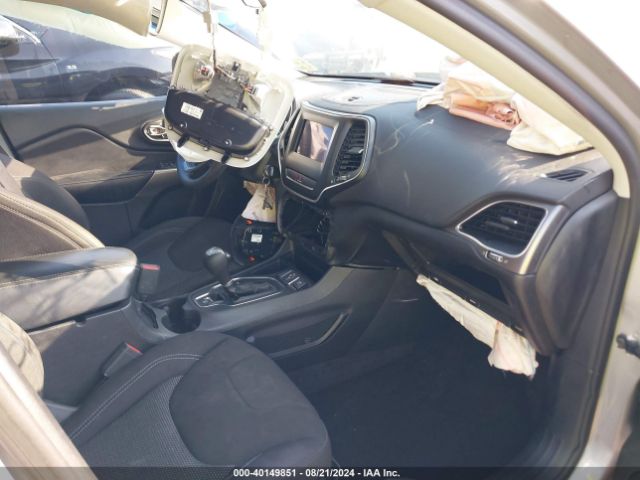 1C4PJLCB3KD240794 Jeep Cherokee Latitude Fwd