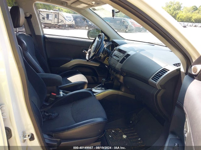 2011 MITSUBISHI OUTLANDER JA4JT3AWXBU027633 Photo 4