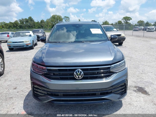 3VVCB7AXXPM073879 Volkswagen Tiguan 2.0t Se R-line Black