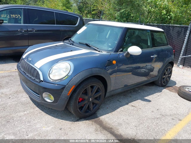 2009 MINI COOPER WMWMF33539TU74820 Photo 1