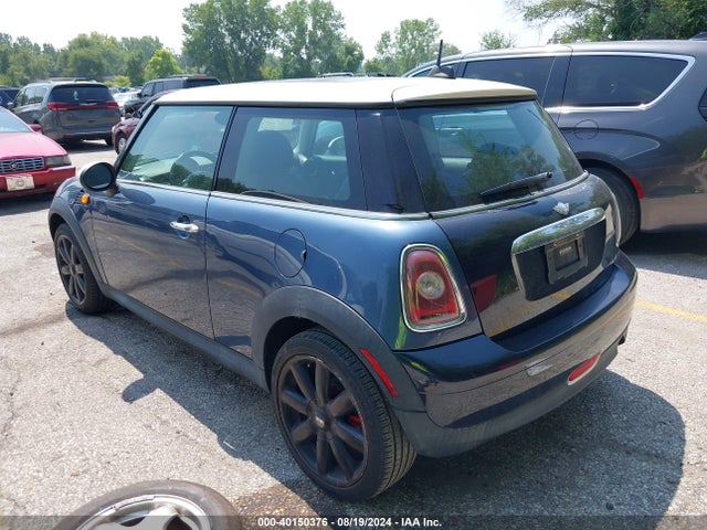 2009 MINI COOPER WMWMF33539TU74820 Photo 2