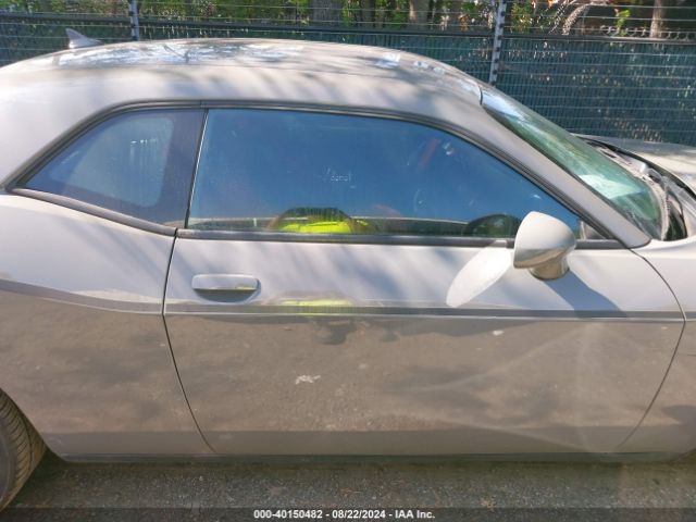 2C3CDZAG6JH112272 Dodge Challenger Sxt Plus