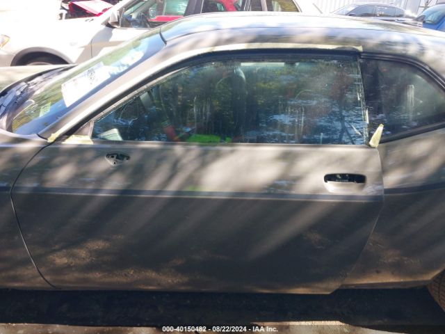 2C3CDZAG6JH112272 Dodge Challenger Sxt Plus