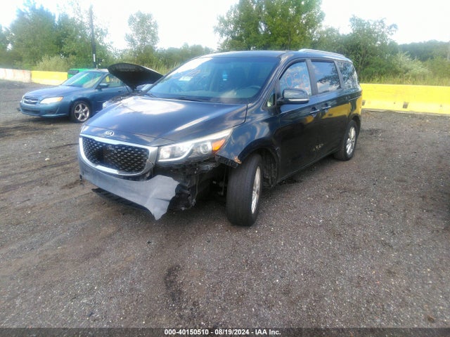 KIA SEDONA LX 2015 KNDMB5C19F6039687 Image 2