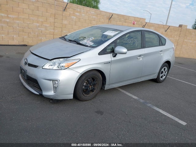 Toyota Prius Two 2014 JTDKN3DU0E1743199 Image 2