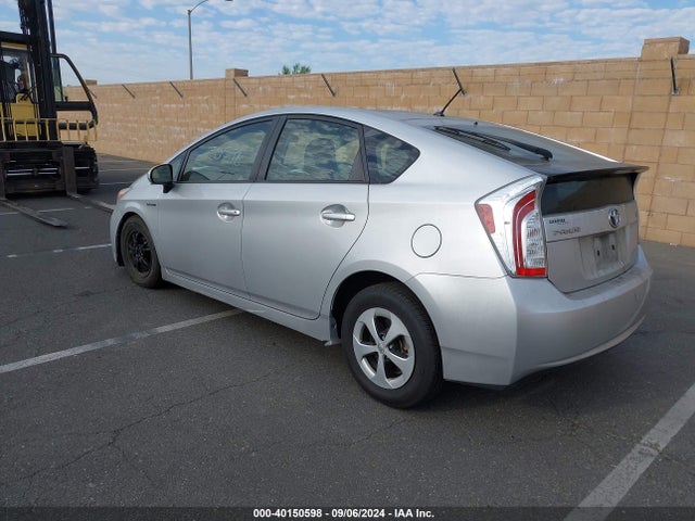 Toyota Prius Two 2014 JTDKN3DU0E1743199 Image 3
