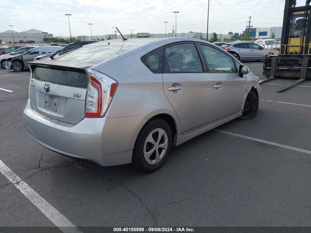 Toyota Prius Two 2014 JTDKN3DU0E1743199 Image 4