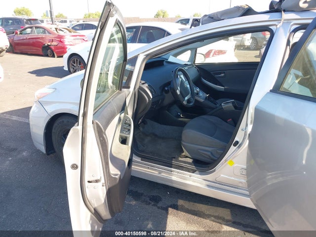 Toyota Prius Two 2014 JTDKN3DU0E1743199 Image 5